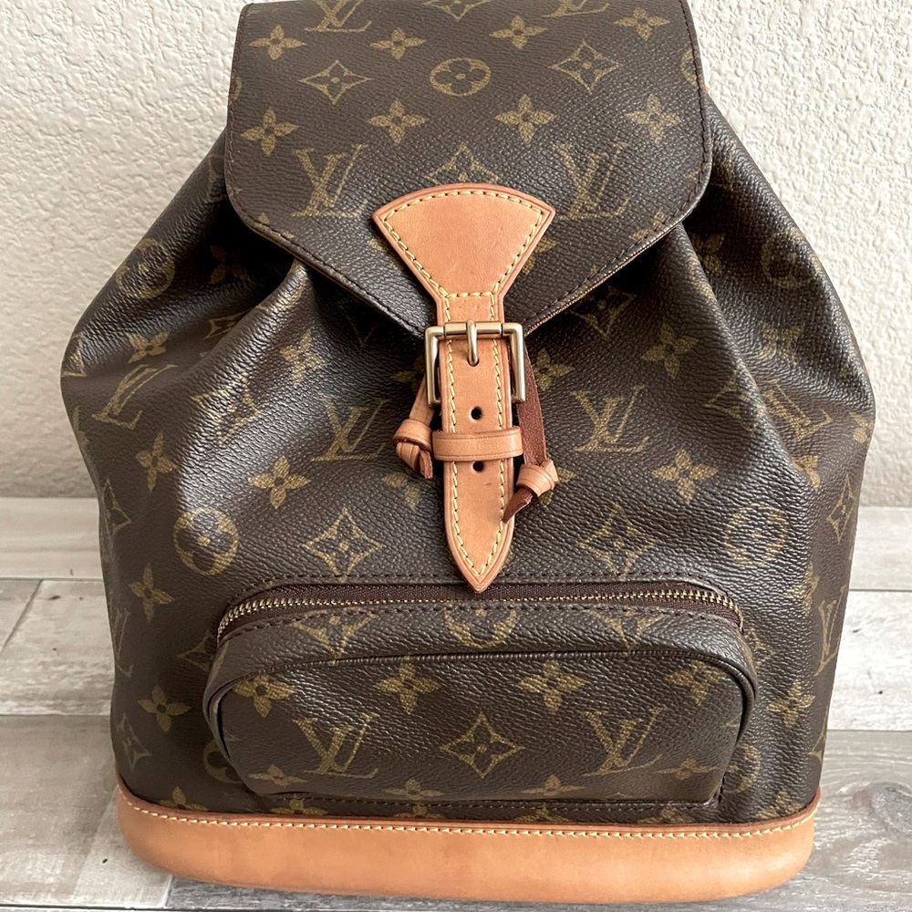 Louis Vuitton Montsouris PM.